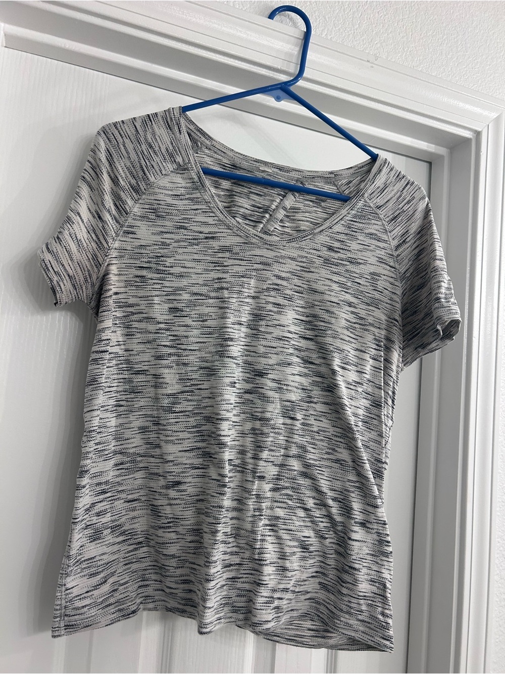 lululemon athletica Light Gray Marled Short Sleeve Tee
